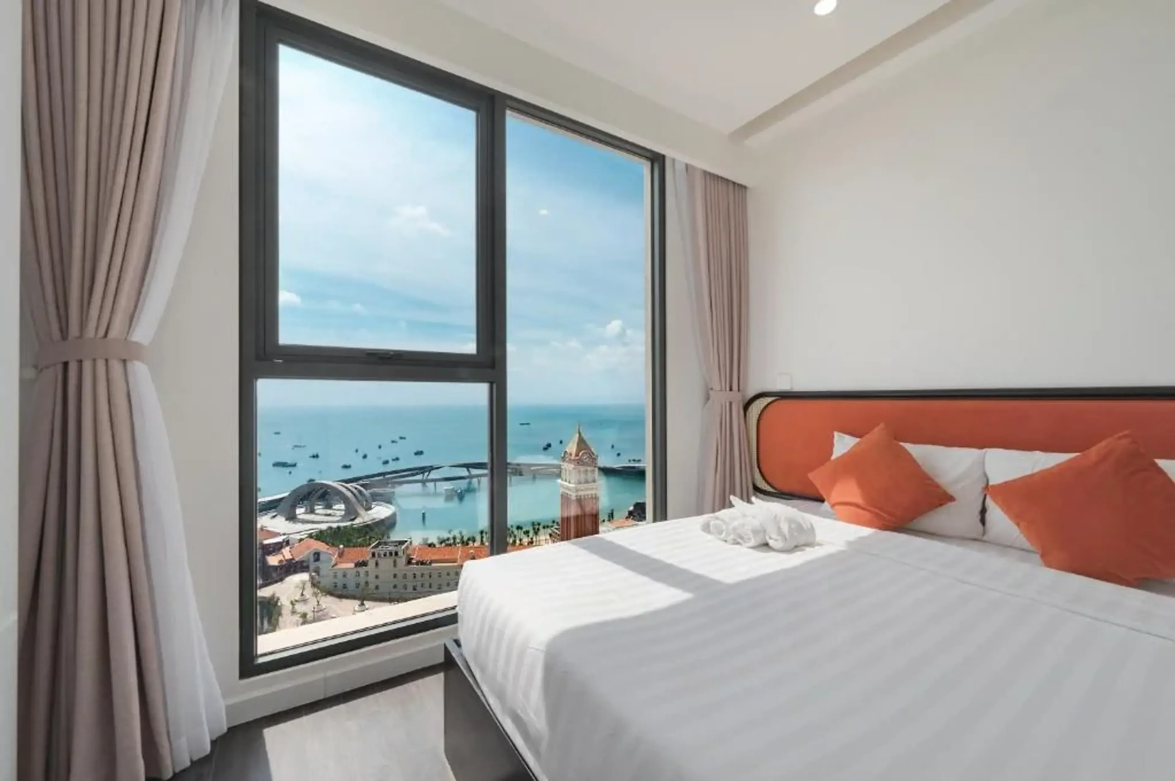 One-Bedroom Apartment - Oceanfront